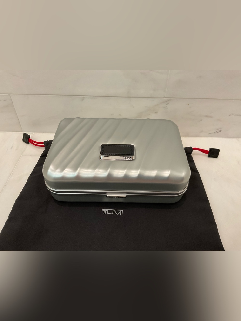 NEW Tumi 19 Degree ALUMINUM 5 Cigar Slot - CIGAR CASE - SILVER